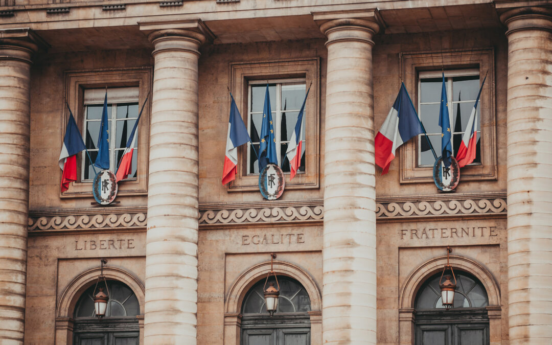 Market reaction during historic political crises in Europe provides key insights ahead of French election
